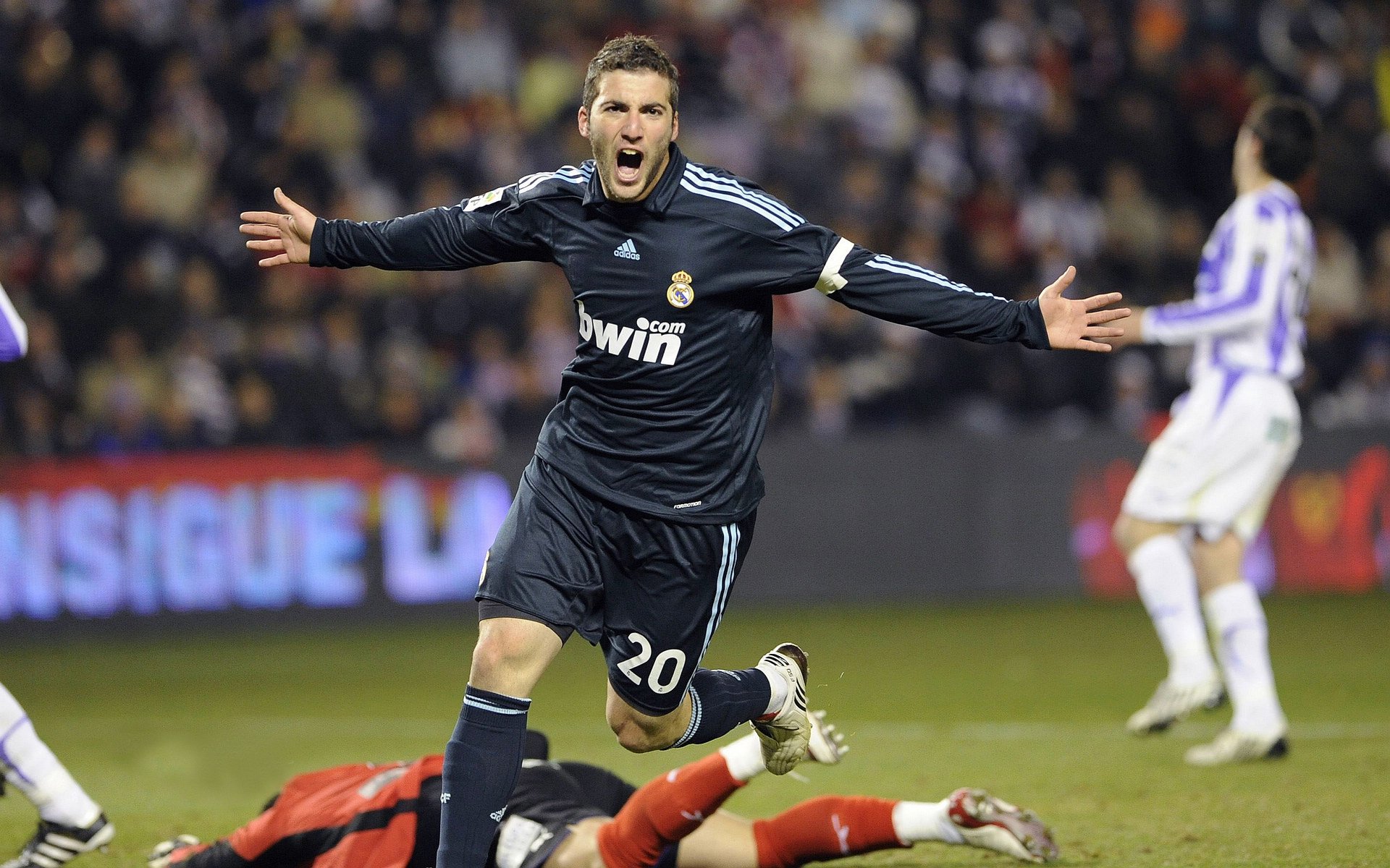 库里三分失准之夜,猛龙用勇士的方式终结了勇士