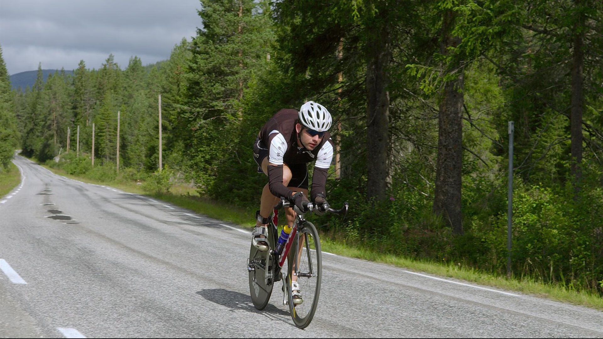 梅西状态火热，阿尔及利亚斩落葡萄牙，足球世界的秩序正在被温柔地重写