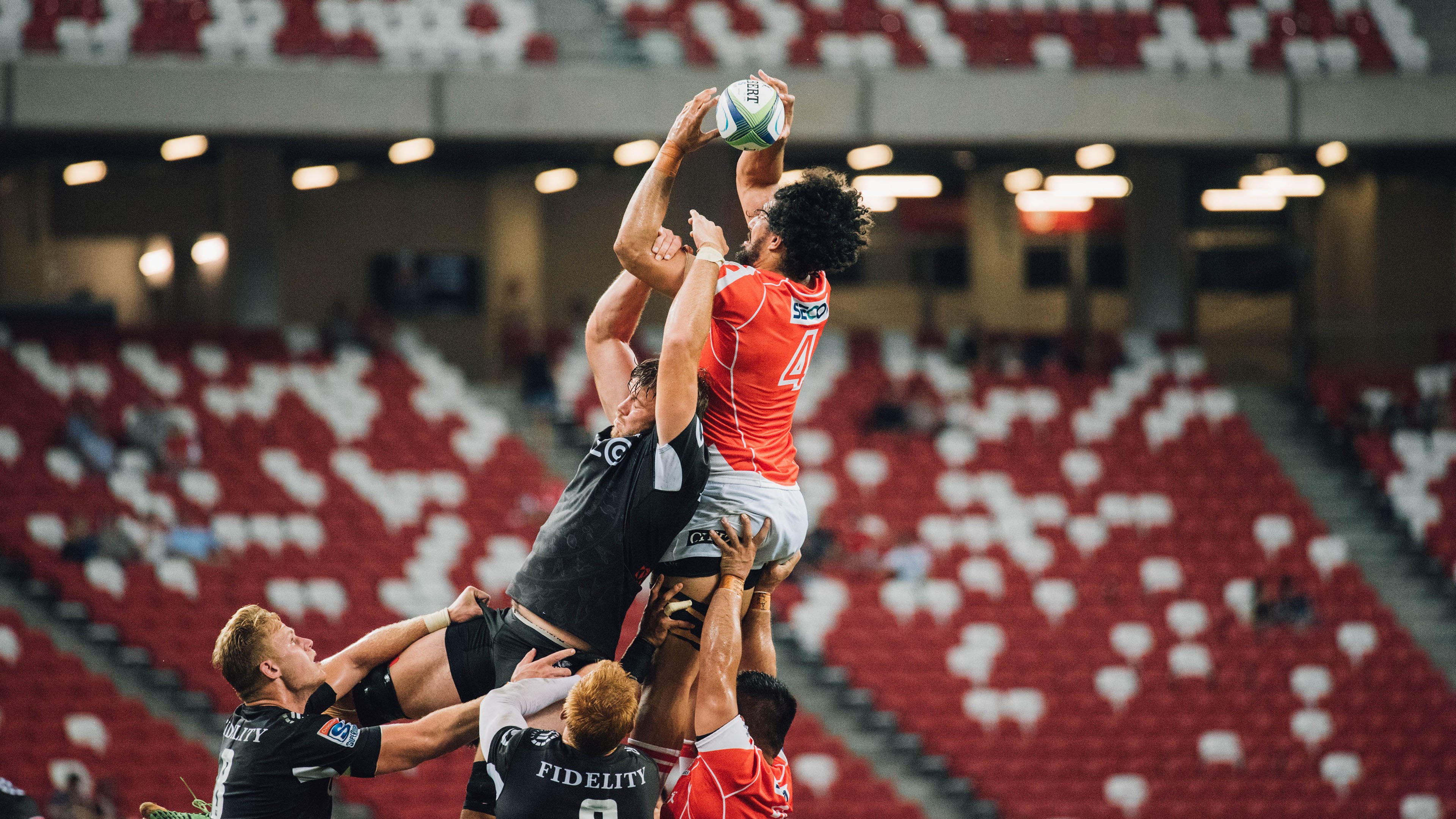 热火翻盘活塞，爱德华兹在年度焦点之战接管比赛